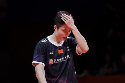 ​世界羽联总决赛男单 A 组不愧为“死亡之组”，石宇奇负金廷后仍有出线机会
