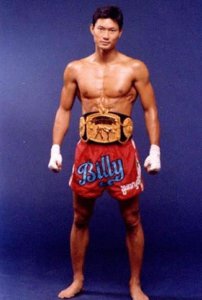 ​周比利个人资料：唯一世界级华人拳王，打伤李连杰，踹飞吴京，他到底有多强？