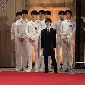 ​长得英俊帅气，却输在“个子矮”上，这8位男星的身高太不懂事了