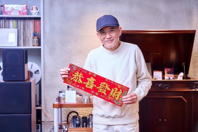 ​秦汉近况及近期照片(76岁秦汉罕见露面拜年)