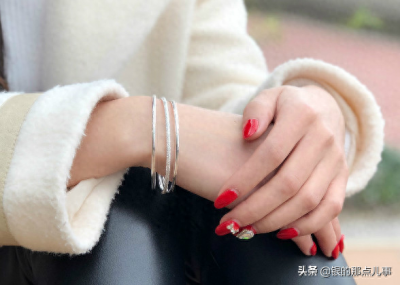 ​怀疑银手镯真假？用这几招在家也能轻松鉴别真假