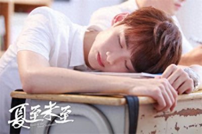 ​抖音我可以坐在你身后像一个主人看着狗在哪里听 完整版歌词