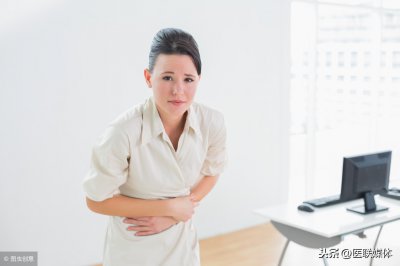 ​胃穿孔手术 胃穿孔是怎样治疗的？医生点出：这一微创手术高效“缝补”