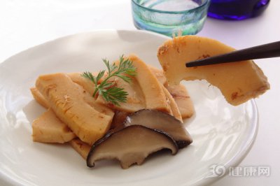 ​笋的功效与作用及营养价值 春天吃笋，有四大养生好处！