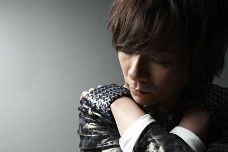 杨培安向老婆求婚多次被拒 如今二人怎么样了