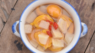 ​止咳化痰的食物吃什么最好（咳嗽不要慌，用这3种水果煮汤喝，一天喝2杯，越喝