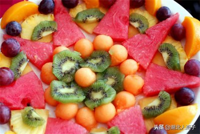 ​创意水果拼盘简单好看（春节年夜饭的12种创意水果拼盘，简单好做，好看又好吃