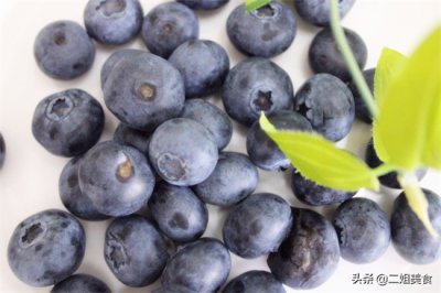 ​蓝莓需要洗吗还是直接吃（蓝莓表面的白霜是什么？到底要不要清洗？果农告诉您