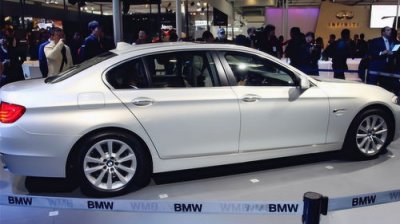 ​宝马5系加长版尺寸多少(宝马525li的车身尺寸)