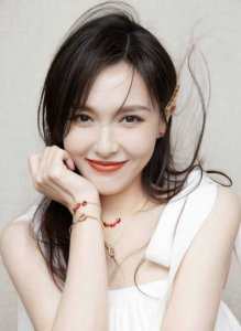 ​出轨(周末2天6个瓜！出轨、婚变风波、95后小花睡了5个男星，太乱了)