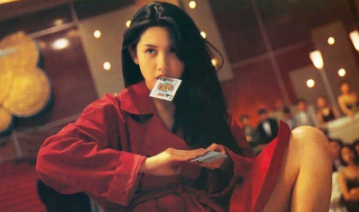 ​邱淑贞（）“三级女王”邱淑贞：16岁出道，23岁一脱成名，31岁退圈）