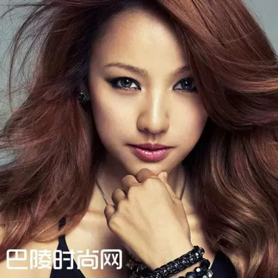 李孝利变性人吗（李孝利变性是谣言婚后与老公半隐居）