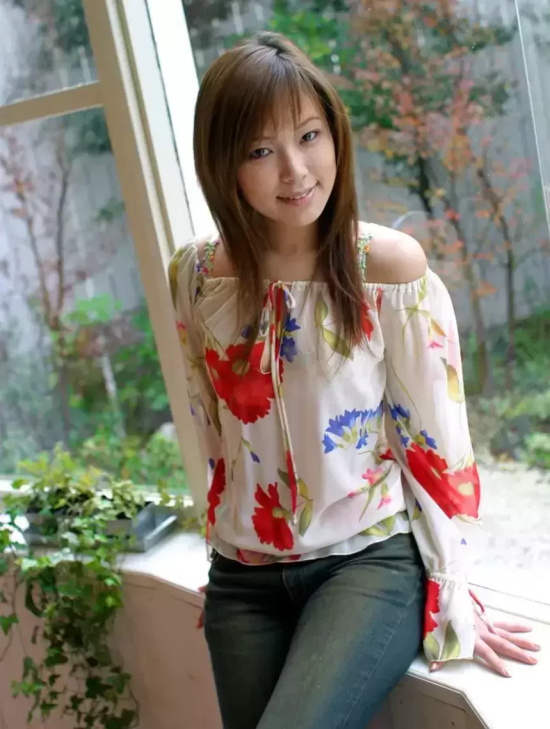 真正的模特儿出身的爱田由美图分享，那些不可忘却的芳华！