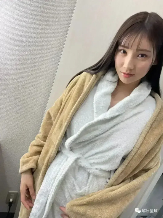 岛国女艺人山手梨爱写真合集，新生代老师教科书！