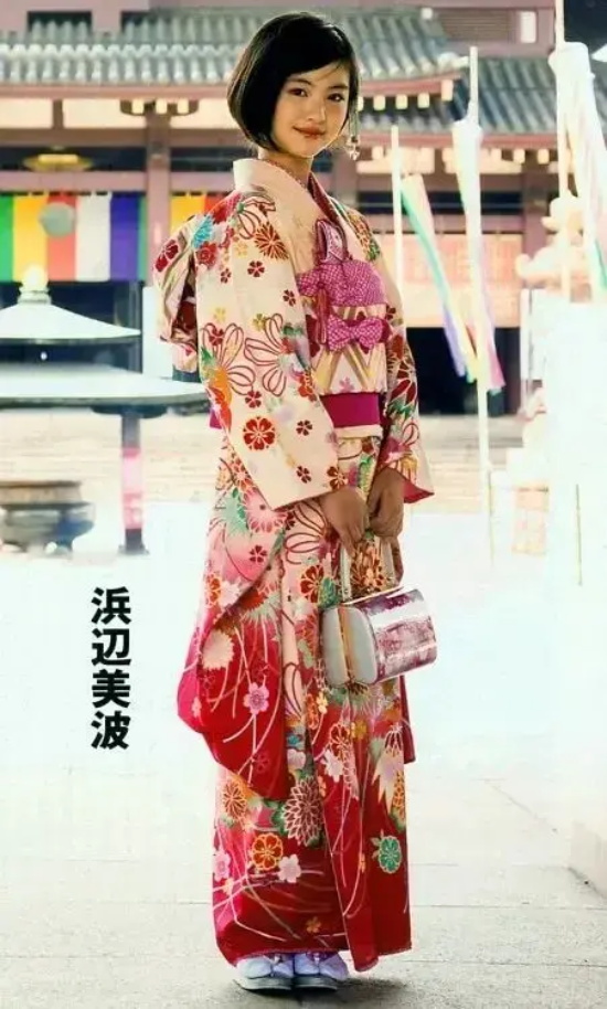 日本女演员滨边美波，新生代的”石原里美”