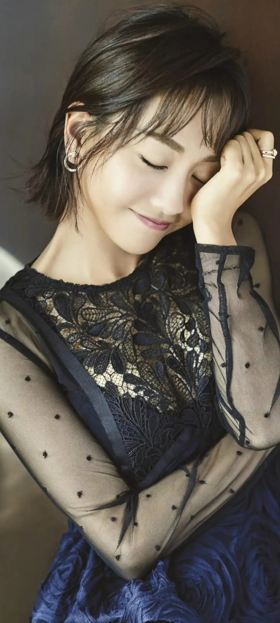 最懒的实力派演员：杨蓉的高清礼服写真合集