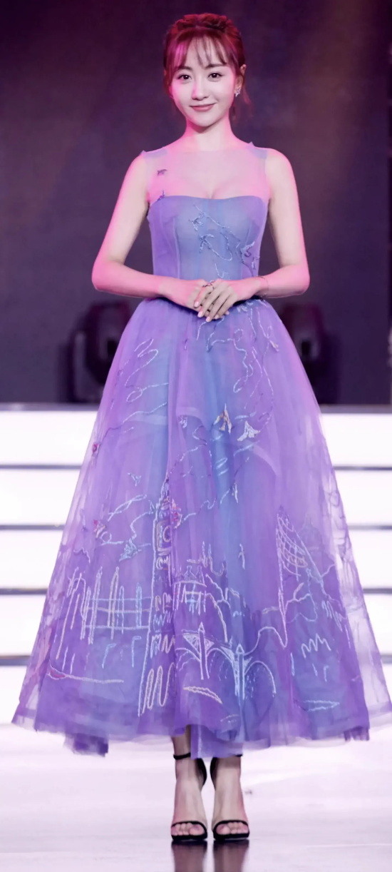 最懒的实力派演员：杨蓉的高清礼服写真合集