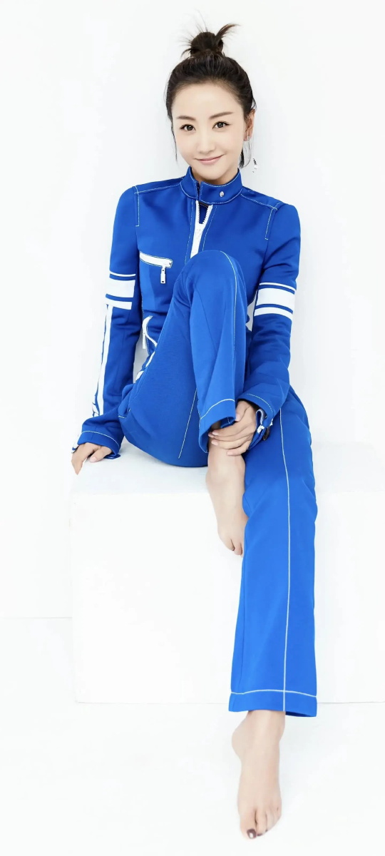 最懒的实力派演员：杨蓉的高清礼服写真合集