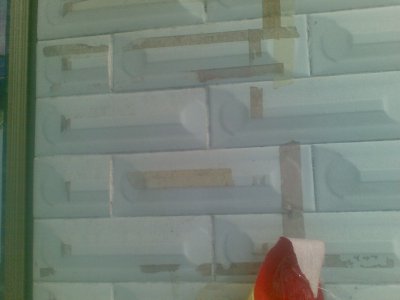 ​怎么去除双面胶留下的胶（如何去除门上或者墙上的双面胶）