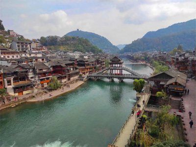 ​凤凰古城旅游攻略自由行(旅行去过湖南凤凰古城后，谈谈我对凤凰古城的几点旅行