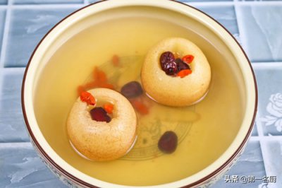 ​冰糖炖雪梨怎么做正确（这才是冰糖炖雪梨的正确做法，大人小孩都能喝）