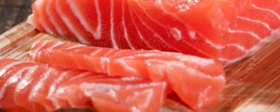​冰鲜三文鱼的保质期 三文鱼冷冻保质期多长时间