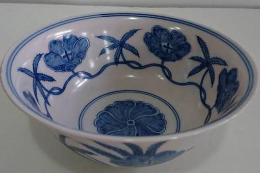 明成化青花缠枝秋葵纹宫盌为何能价值过亿?在香港拍出天价