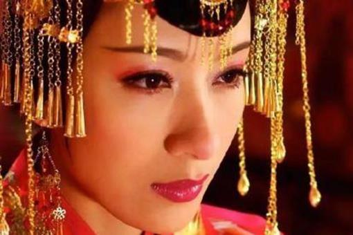 明成化青花缠枝秋葵纹宫盌为何能价值过亿?在香港拍出天价