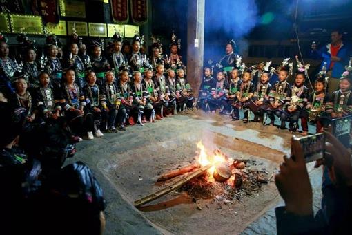 多声部、无指挥、无伴奏的自然合声是哪项民间合唱形式