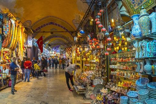 维吾尔族的传统手工艺品有哪些?有着什么特色?