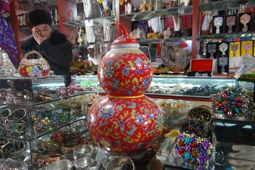 维吾尔族的传统手工艺品有哪些?有着什么特色?