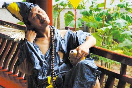 “酒肉穿肠过，佛祖心中留”这句话中济公所想表达的真正含义是什么?