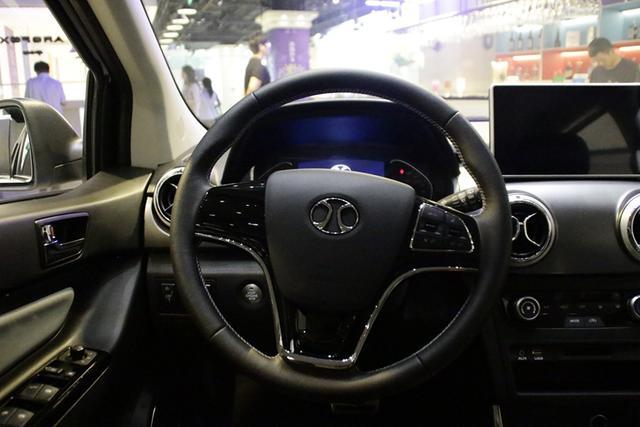 续航超400km9.99万元起售北汽新能源EC5杀入纯电动小型SUV市场-