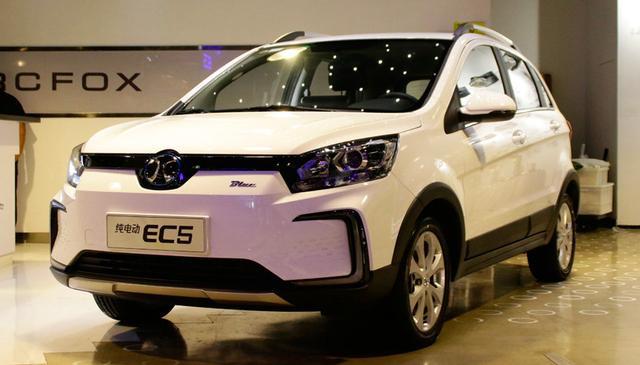 续航超400km9.99万元起售北汽新能源EC5杀入纯电动小型SUV市场-