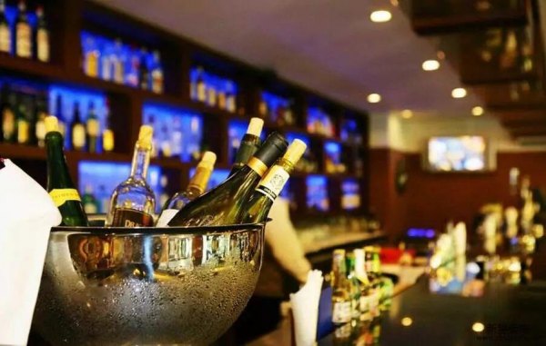 开酒吧怎么找酒商