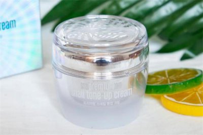 ​果达儿素颜霜怎么样 果达儿素颜霜有防晒功能吗