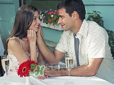 女生怎么撩男生？女生如何追到男神？