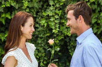 ​男女一见钟情的概率有多大 一见钟情靠谱吗