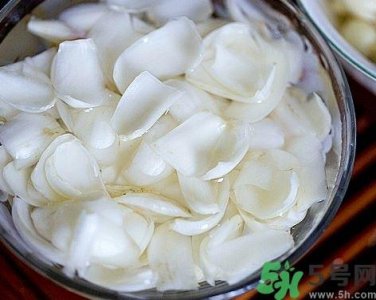 ​鲜百合吃多了会中毒吗?鲜百合的吃法禁忌