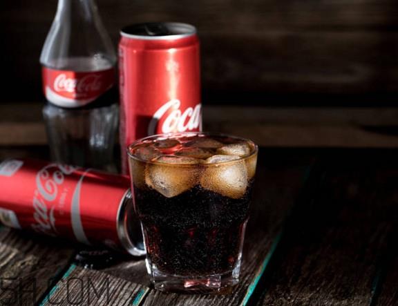 可乐和牛奶混在一起能喝吗？可乐不能和什么一起喝