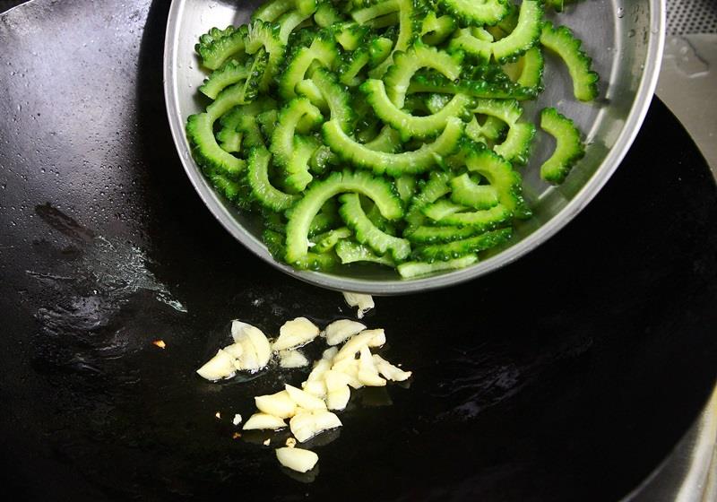 青菜怎么炒好吃又不变色 5种炒法好看又好吃