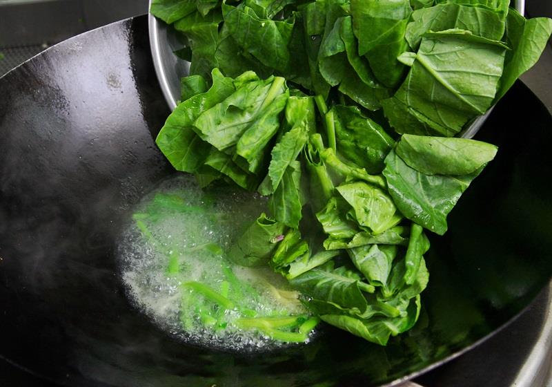 青菜怎么炒好吃又不变色 5种炒法好看又好吃