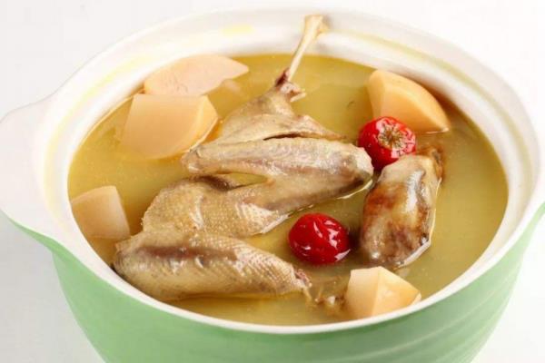 女性冬季喝的美容养生汤