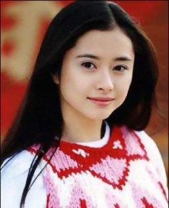 ​何美钿个人资料