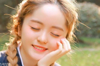 ​为什么女生喜欢向爱的人撒娇呢 女生撒娇的常见几种表现