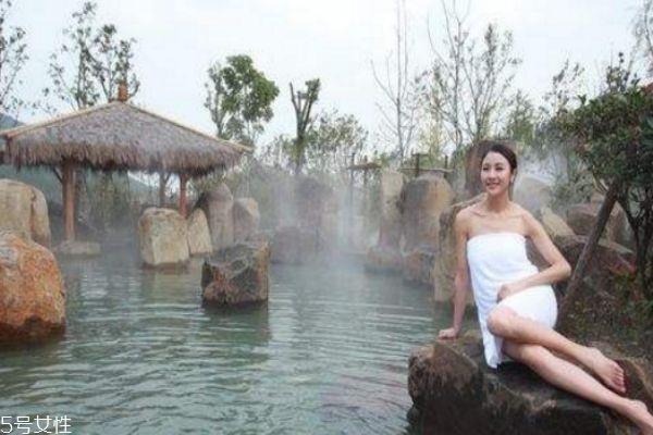 冬季里泡温泉时必须知道的小常识
