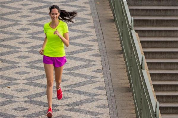 慢跑膝盖疼是怎么回事 骨头磨损所致