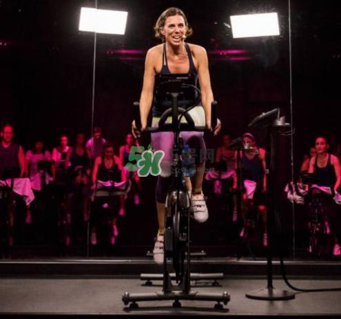 动感单车伤膝盖吗？骑动感单车会伤害膝盖吗？