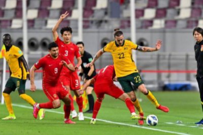 ​踢足球要买什么装备 踢足球要注意什么