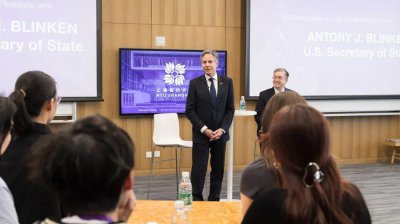 ​布林肯在上海与中外学生交流：欢迎中国留学生赴美，望增加美国留学生数量